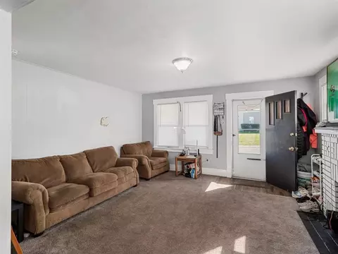 Living - 1108 Walnut St, Monaca, PA 15061 photo 3 of 4