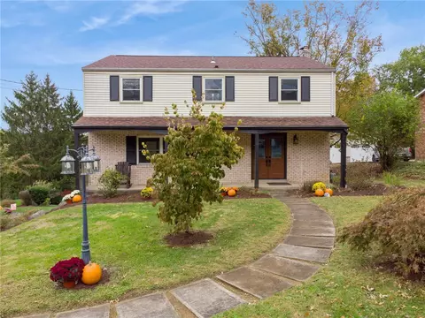27 Buena Vista Dr, Delmont, PA 15626