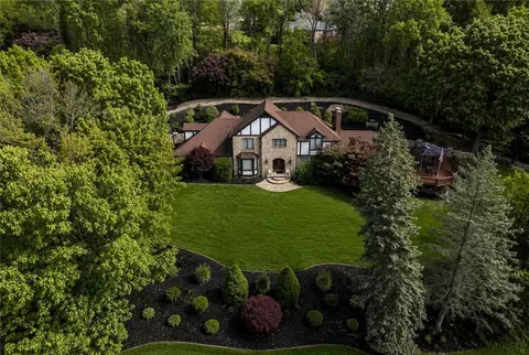 122 Farmington Pl, Greensburg, PA 15601