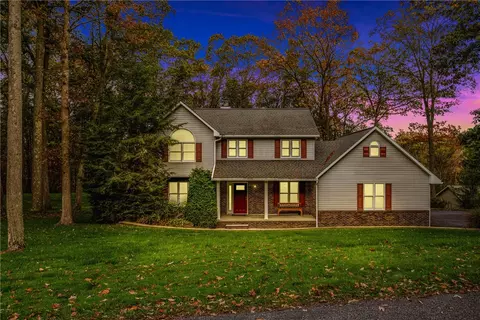 355 Hillside Ln, Somerset, PA 15501