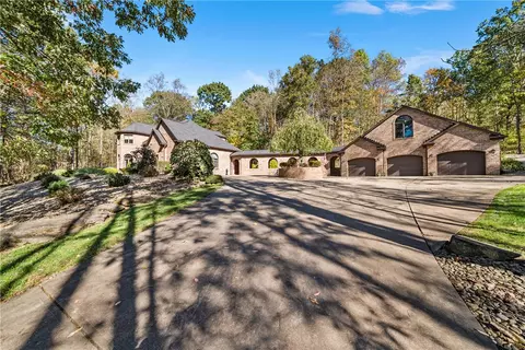 340 Fassinger Rd, Evans City, PA 16033