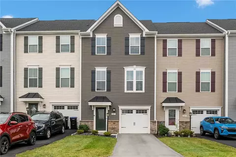 2017 Cade Dr, Monaca, PA 15061 photo 1