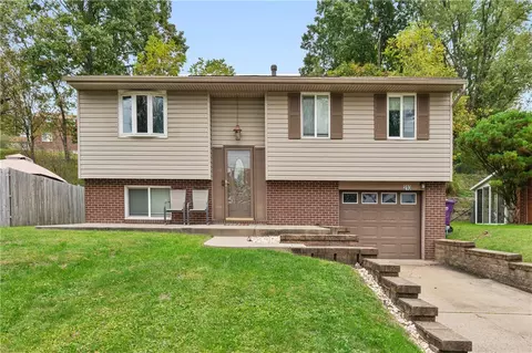 210 Great Smokey Dr, Pittsburgh, PA 15239