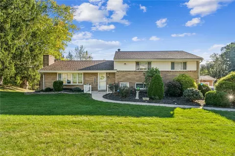 228 Ridgeview Dr, Venetia, PA 15367