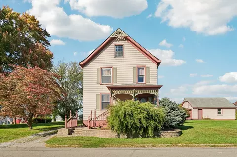 1051 10th St, West Pittsburg, PA 16160