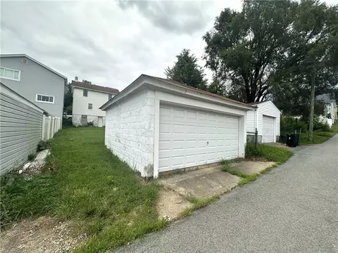 Exterior - 604 8th St, Irwin, PA 15642 photo 3 of 4