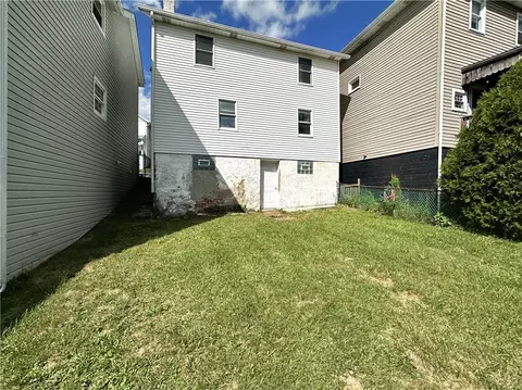 Exterior - 604 8th St, Irwin, PA 15642 photo 2 of 4