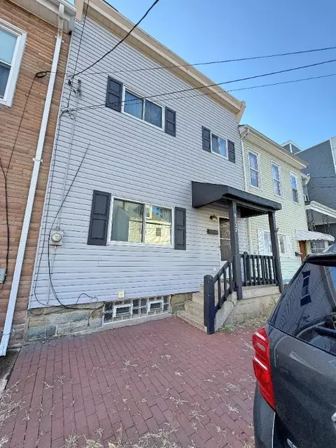 5232 Wickliff St, Pittsburgh, PA 15201