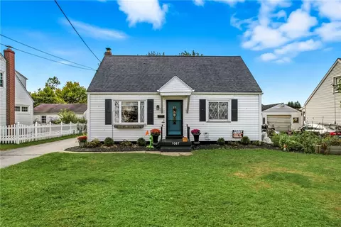 1067 Hadley Dr, Sharon, PA 16146