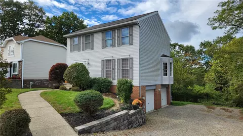 122 Venango Ct, New Kensington, PA 15068