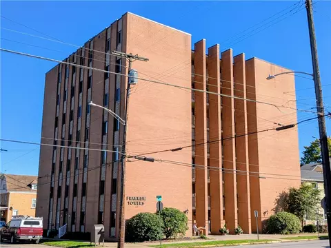 1326 6th Ave #401, Beaver Falls, PA 15010