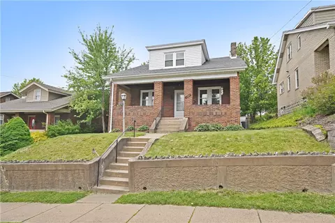 18 W Manilla Ave, Pittsburgh, PA 15220