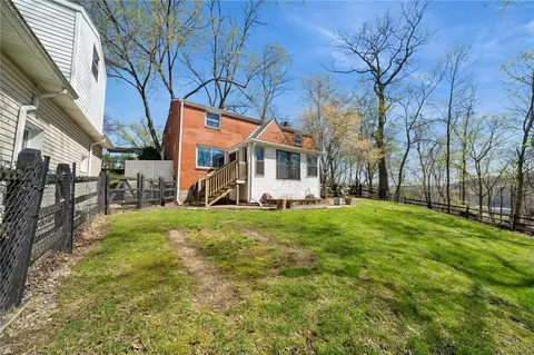 201 Hickory Way, Oakmont, PA 15139
