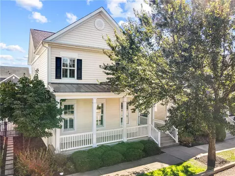220 1st St, Oakmont, PA 15139