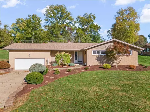 106 Stratford Dr, Mcmurray, PA 15317