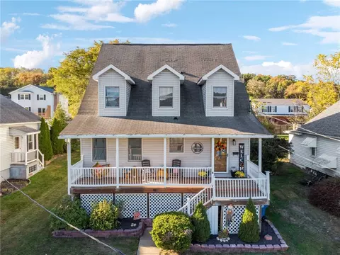 713 S 6th St, Youngwood, PA 15697