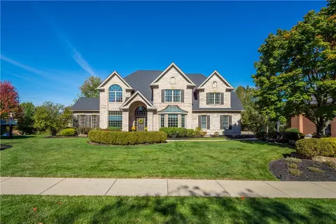 9002 Peregrine Dr, Gibsonia, PA 15044