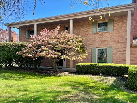 68 St Andrews, Beaver Falls, PA 15010