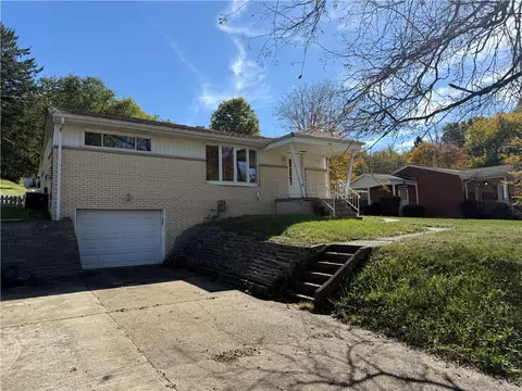 126 Woodlawn Ave, Cecil, PA 15321