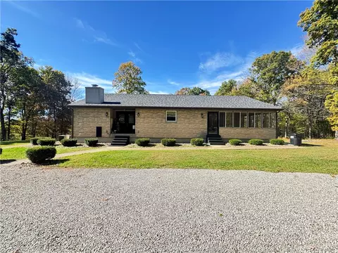 437 Ridge Rd, Darlington, PA 16115