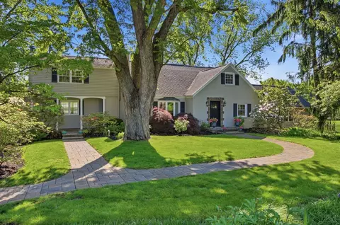 6 Timberlane Dr, Pittsburgh, PA 15238