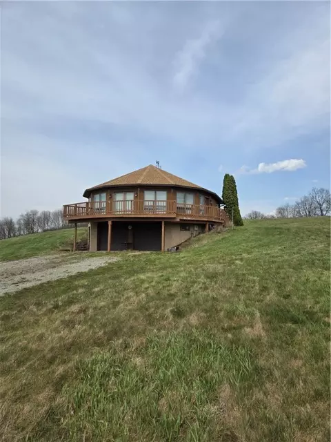 152 Aviator Ln, Friedens, PA 15541