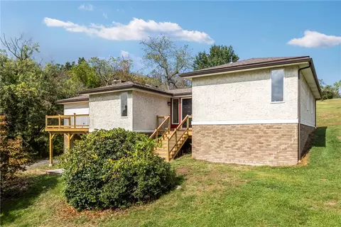 7440 Noblestown Rd, Oakdale, PA 15071