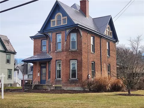 664 E Greene St, Waynesburg, PA 15370