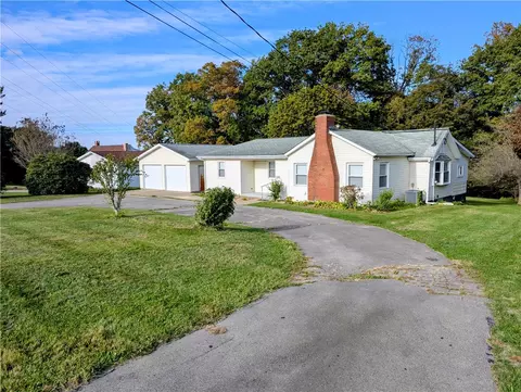 165 Saxonburg Rd, Butler, PA 16002
