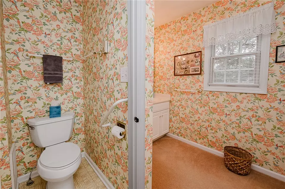 Bath - 119 Hermitage Cir, Ligonier, PA 15658 photo 2 of 5