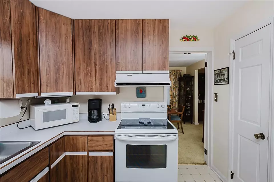 Kitchen - 119 Hermitage Cir, Ligonier, PA 15658 photo 3 of 5