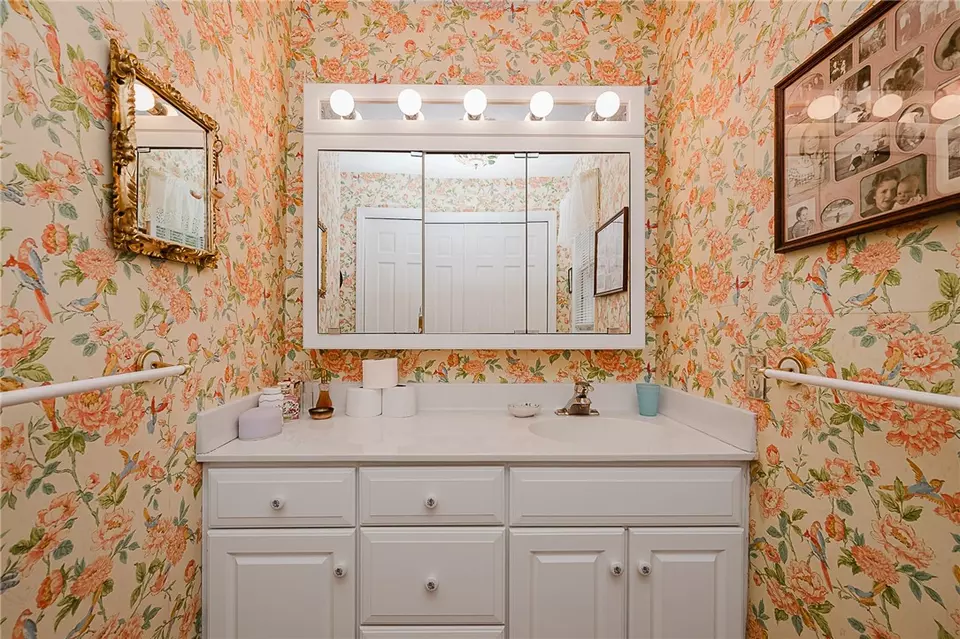 Bath - 119 Hermitage Cir, Ligonier, PA 15658 photo 3 of 5