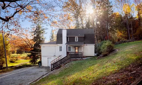 415 Saylor School Rd, Johnstown, PA 15905