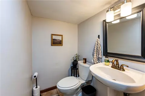 Bath - 18 Dell Dr, Irwin, PA 15642 photo 3 of 3