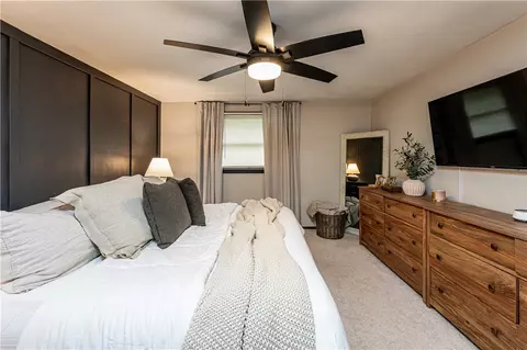 Bedroom - 18 Dell Dr, Irwin, PA 15642 photo 2 of 5