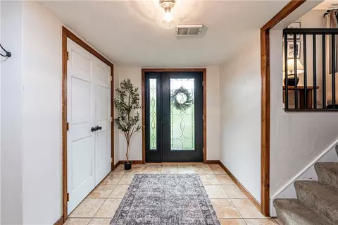 Entry Way - 18 Dell Dr, Irwin, PA 15642 photo 1 of 5