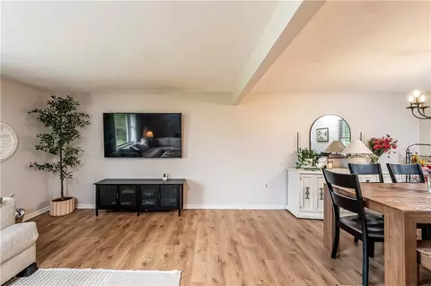 Living - 18 Dell Dr, Irwin, PA 15642 photo 5 of 8