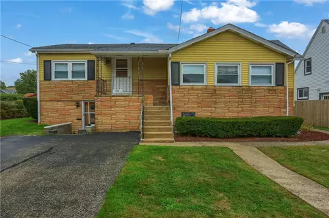 306 E Hazen Ave, Ellwood City, PA 16117