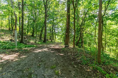 2019 7th St Rd, New Kensington, PA 15068