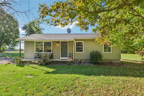 1188 E Lake Rd, Transfer, PA 16154