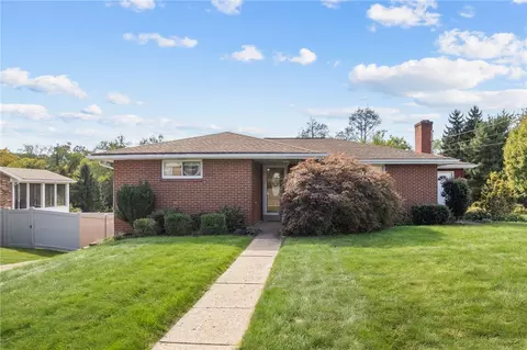1116 Marlane Dr, Pittsburgh, PA 15227