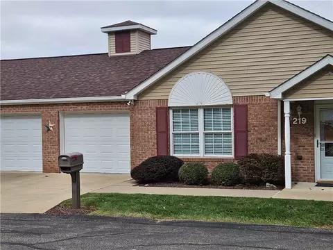219 Village Ct, Washington, PA 15301