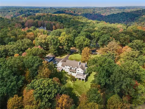105 Lee Rd, Sewickley, PA 15143