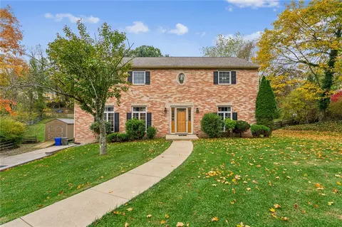 611 Greenspring Dr, Gibsonia, PA 15044