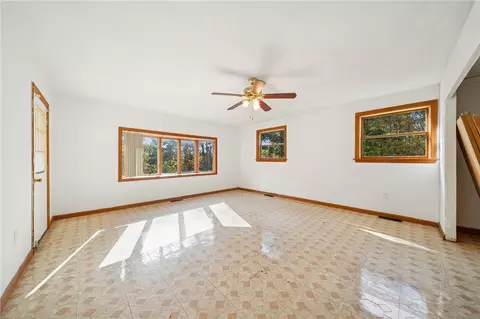Living - 119 Story Rd, Export, PA 15632 photo 5 of 7