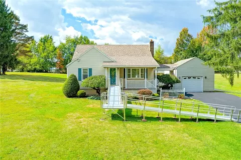 289 Scotland Ln, New Castle, PA 16101