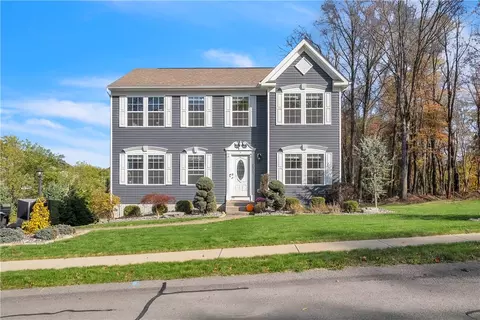 2013 Casey Dr, Aliquippa, PA 15001