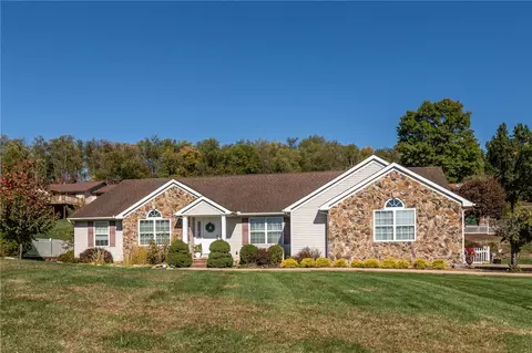 2024 Lexington Dr, Connellsville, PA 15425