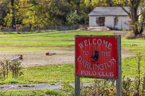 100 1st St, Darlington, PA 16115