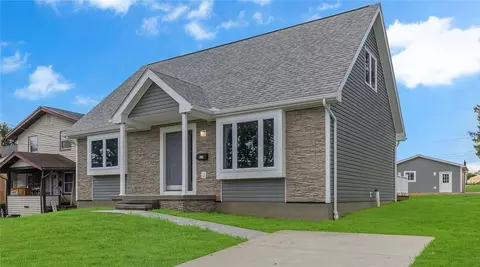 425 18th Ave, Beaver Falls, PA 15010